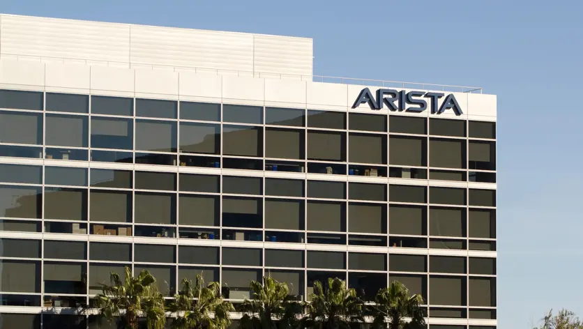 Arista Networks, Veri Merkezi Ağ Performansı İçin Cloud Networking Portföyünü Genişletiyor